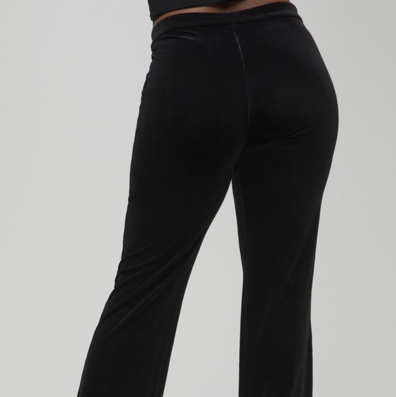 Good American Black Velour Dress Up And Down Pant - Picture 4 of 9